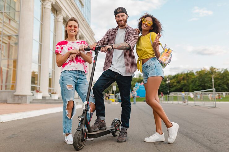 group riding electric scooters community urbain